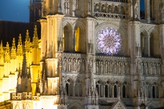 La lune sera avec nous ce soir pour magnifier davantage encore le spectacle de la mise en polychromie de la façade