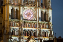 La cathédrale Notre-Dame d'Amiens est inscrite au patrimoine mondial de l’UNESCO. La cathédrale d'Amiens s’impose depuis sa restauration comme la référence dans la découverte de la polychromie des portails gothiques.